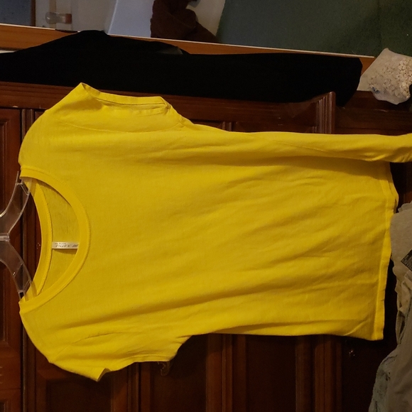 Orange Beach jeweled wings tshirt fitted - Picture 2 of 2